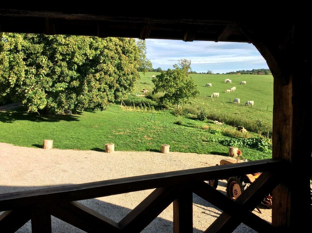 Domaine De Noyer Acomodação com café da manhã Saint-Christophe-en-Brionnais Quarto foto
